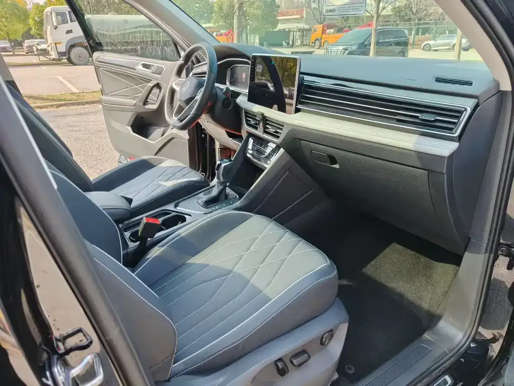 Volkswagen Tiguan L 2025 из CN, фото 9