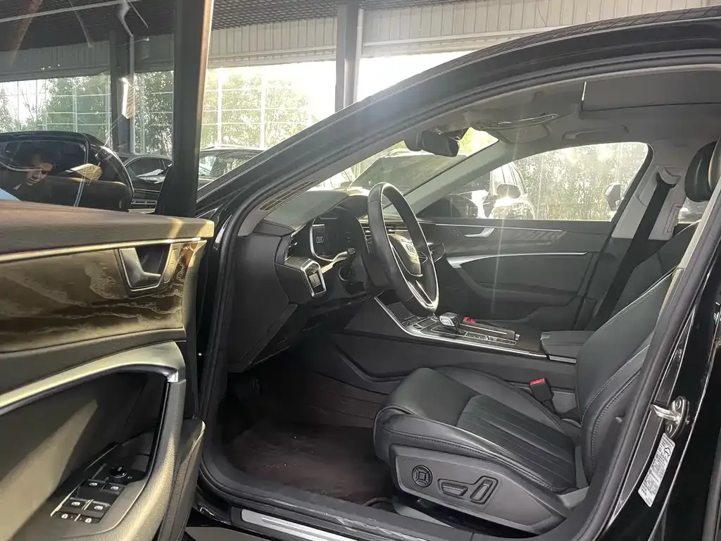 Audi A6L 2022 из CN, фото 8