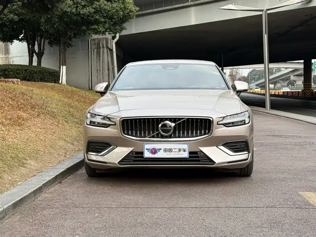 Volvo S60 2024 из CN, фото 7
