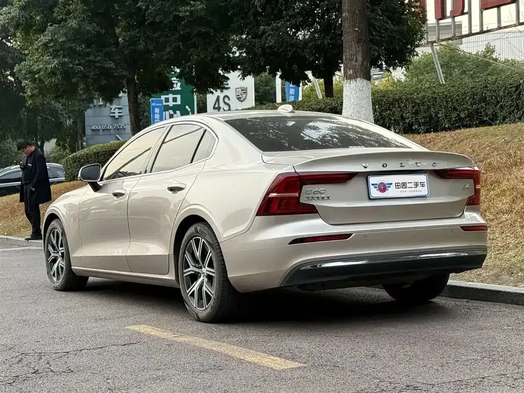 Volvo S60 2024 из CN, фото 10