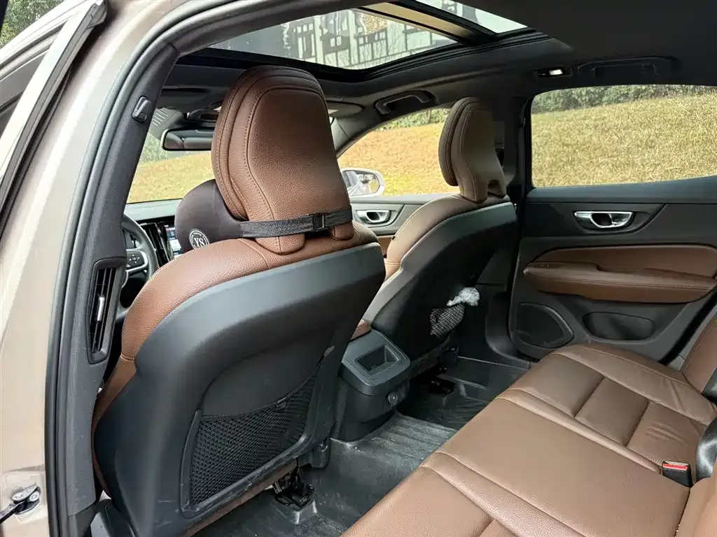 Volvo S60 2024 из CN, фото 8