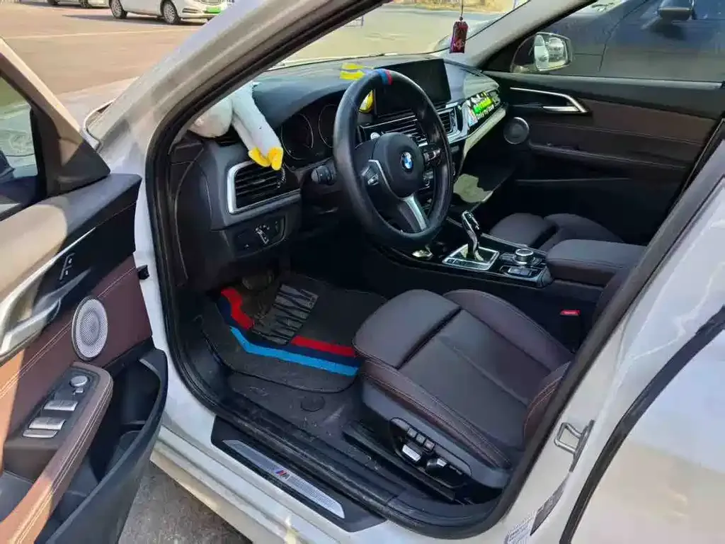 BMW 1 Series 2022 из CN, фото 3