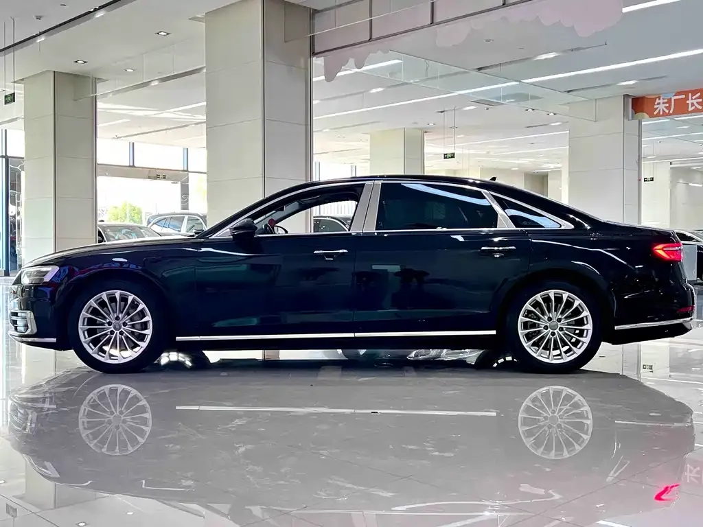 Audi A8 2021 из CN, фото 6