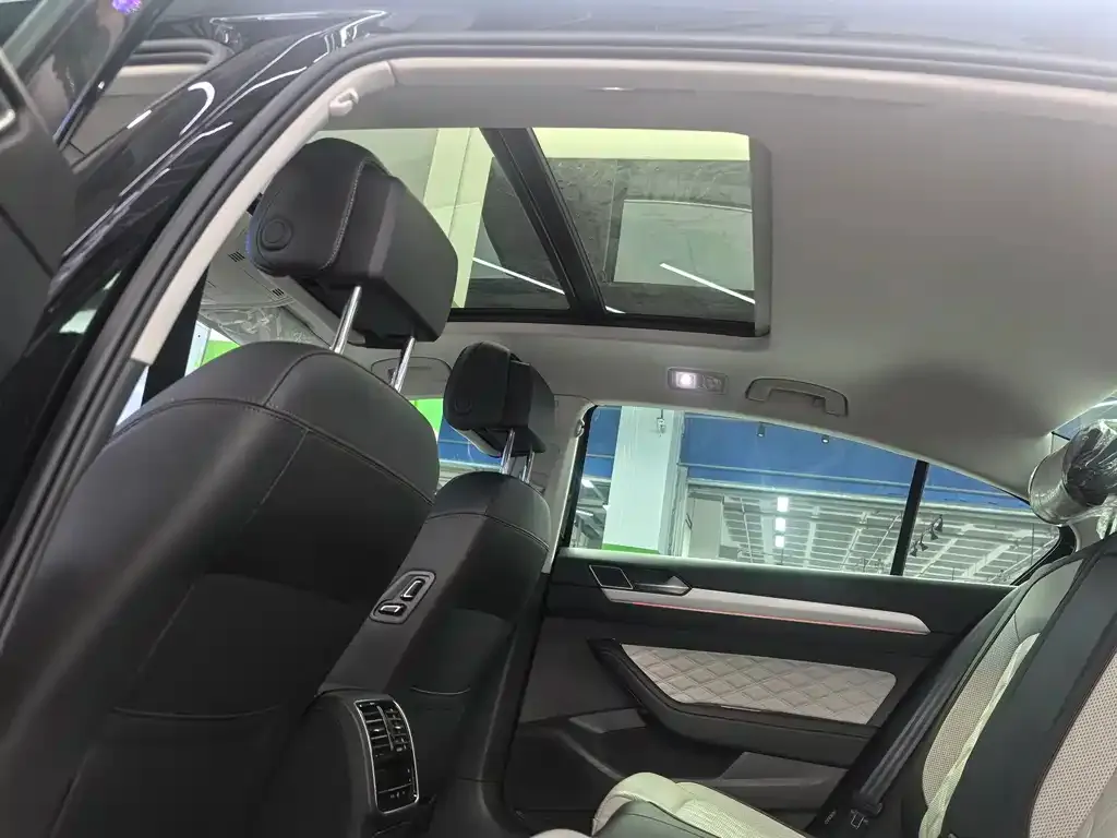 Volkswagen Magotan 2024 из CN, фото 4