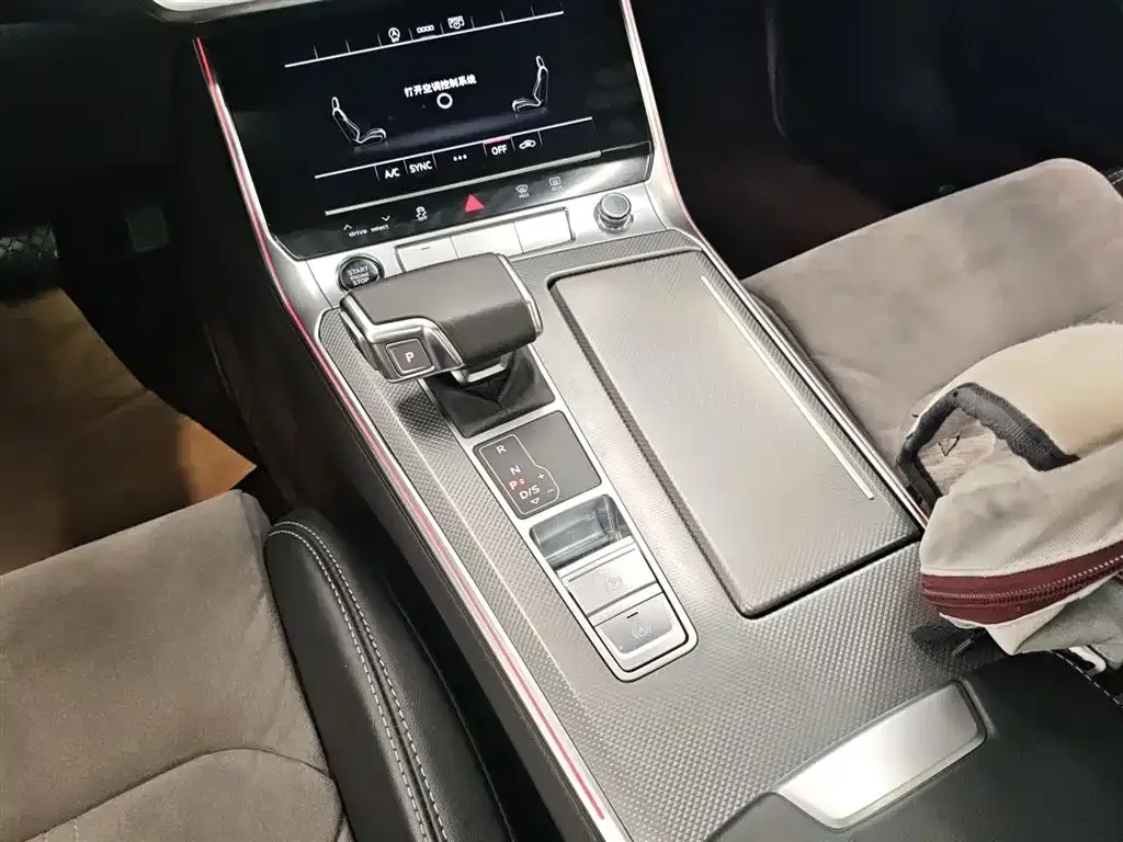 Audi A6L 2024 из CN, фото 9