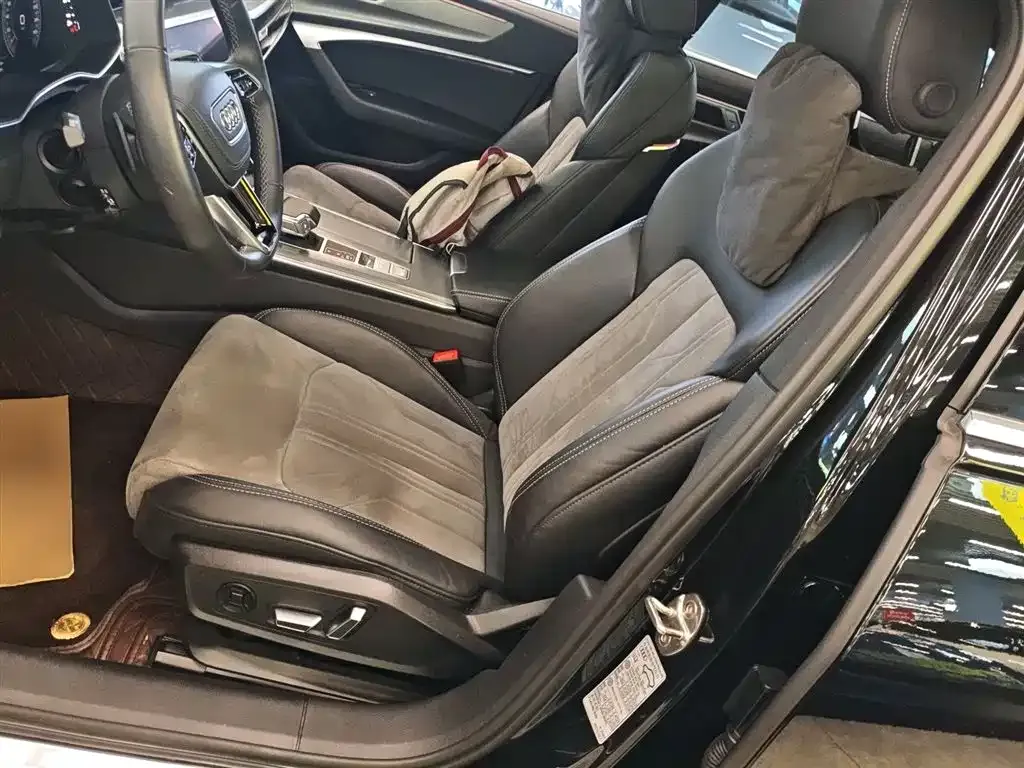Audi A6L 2024 из CN, фото 5