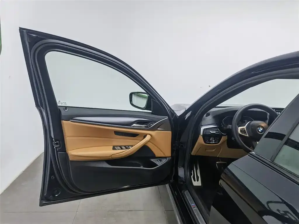 BMW 5 Series (Import) 2022 из CN, фото 5