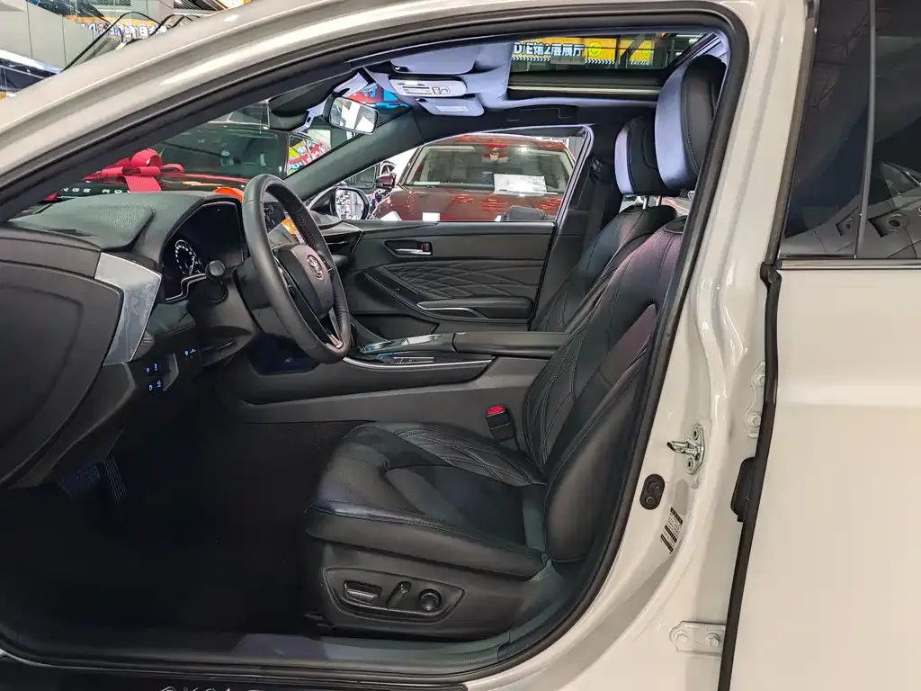 Toyota Avalon 2021 из CN, фото 7