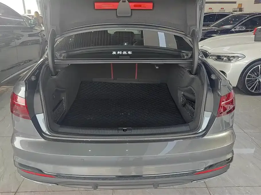 Audi A4L 2024 из CN, фото 7