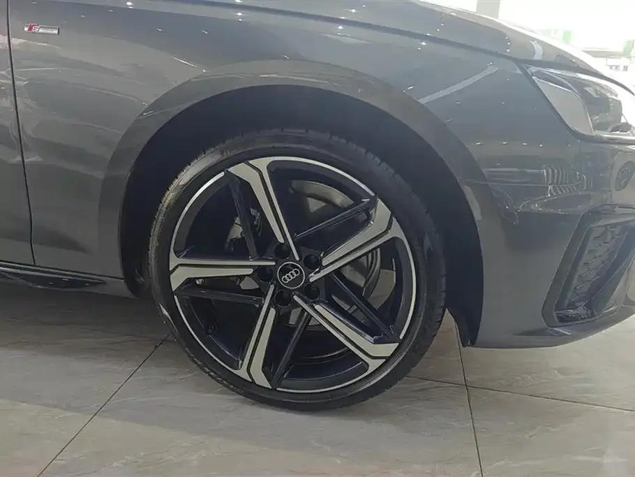 Audi A4L 2024 из CN, фото 5