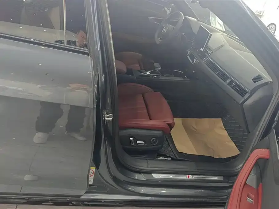 Audi A4L 2024 из CN, фото 8