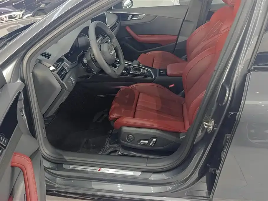 Audi A4L 2024 из CN, фото 4