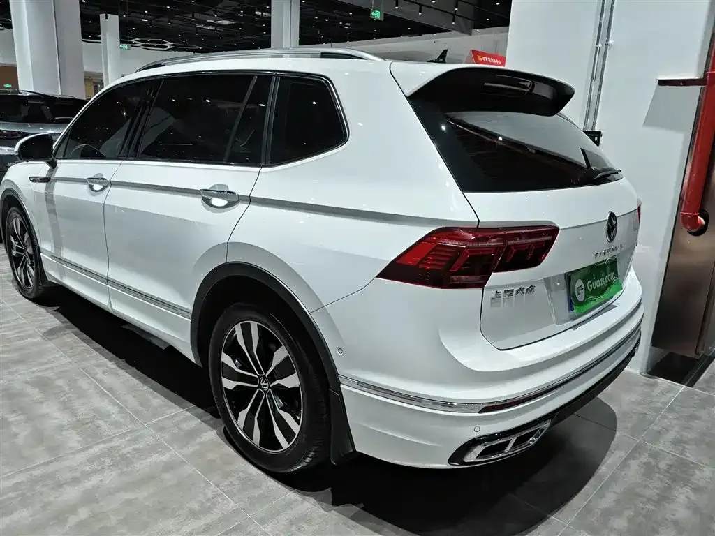 Volkswagen Tiguan L 2023 из CN, фото 2