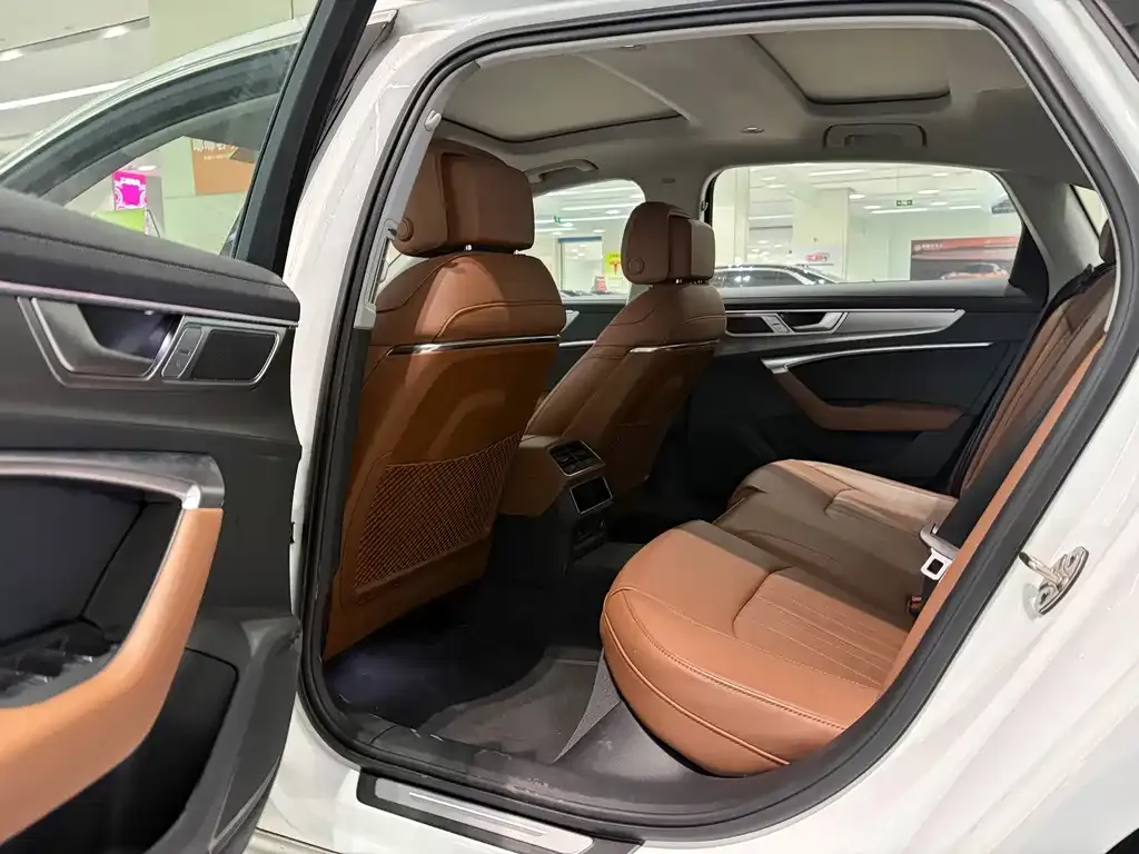Audi A6L 2025 из CN, фото 5