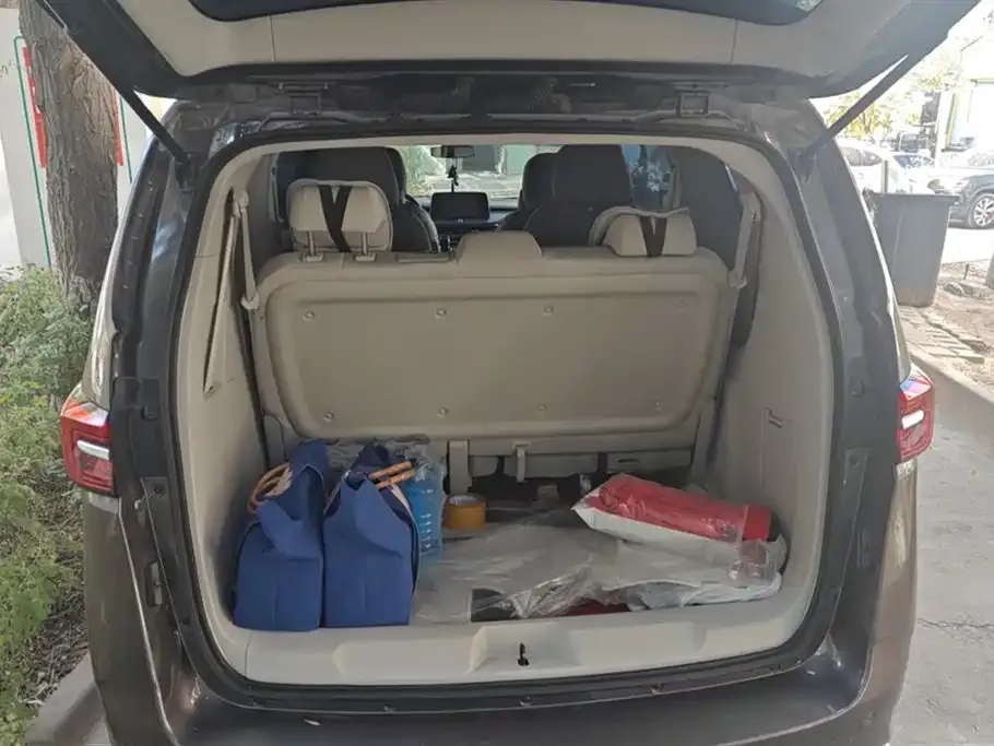 Buick GL8 2025 из CN, фото 2