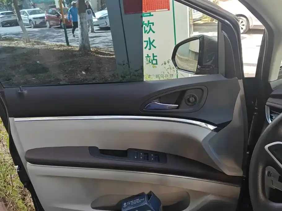 Buick GL8 2025 из CN, фото 8