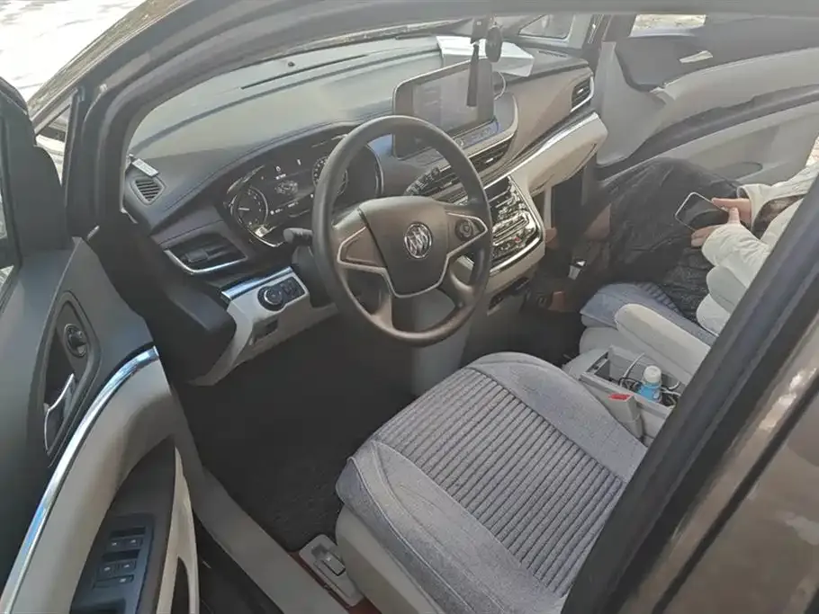 Buick GL8 2025 из CN, фото 4
