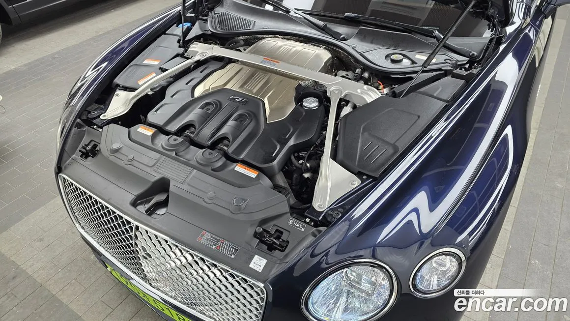 Bentley Continental 2023 из KR, фото 8