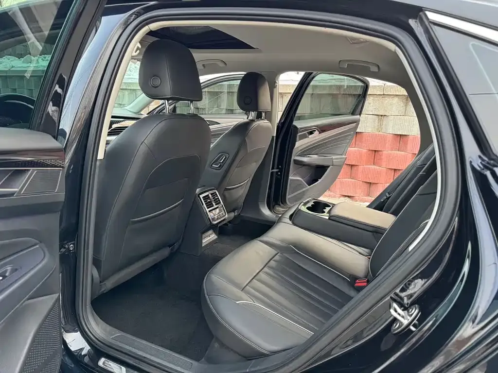 Volkswagen Passat 2022 из CN, фото 8