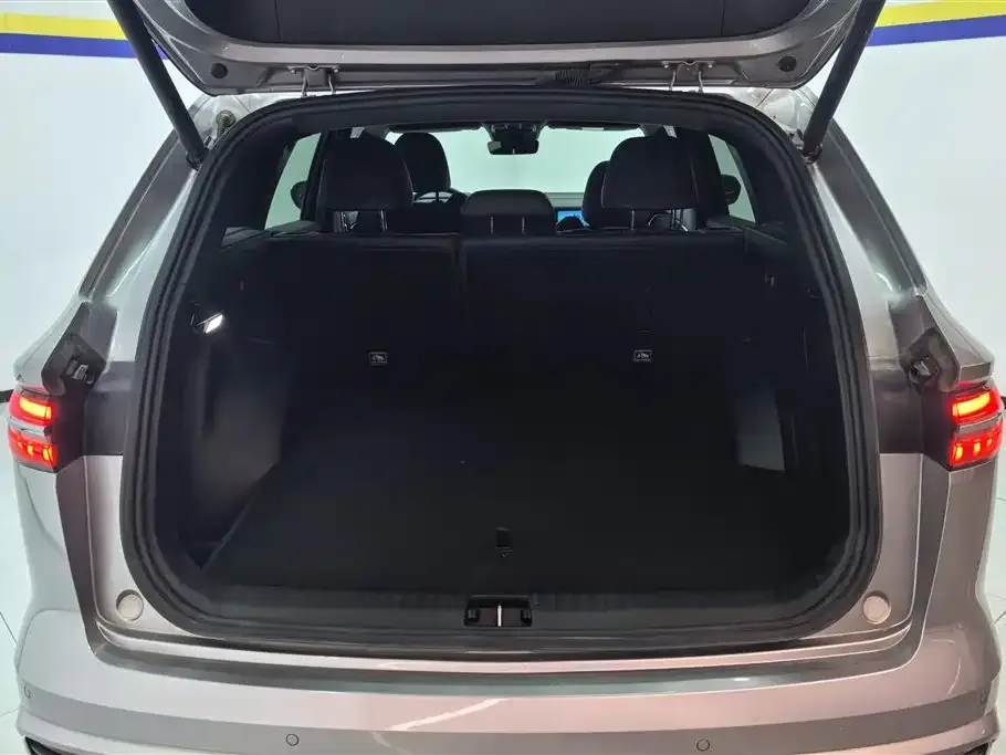 Geely Xingyue L 2023 из CN, фото 3