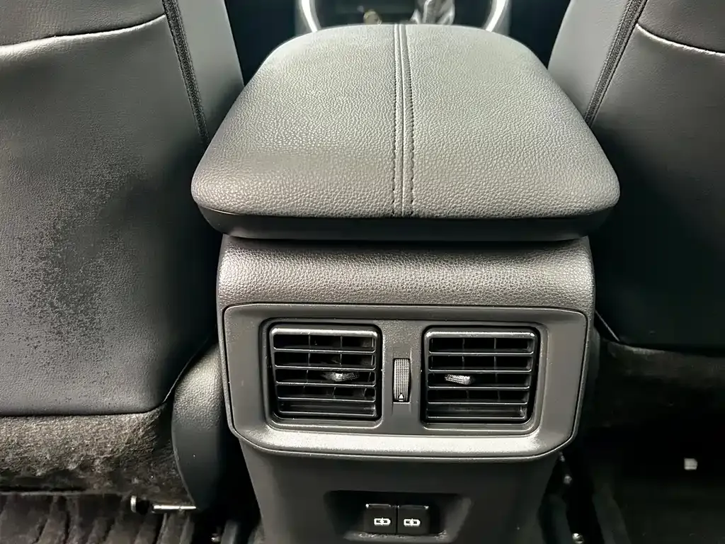 Toyota Wildlander 2023 из CN, фото 8
