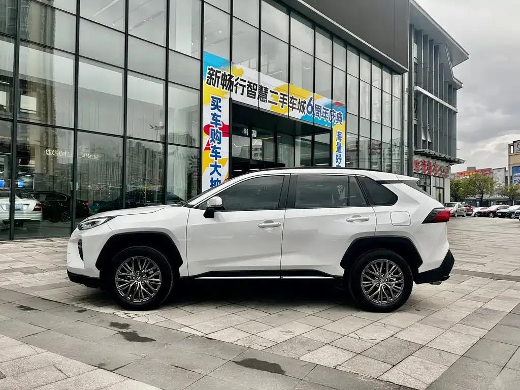 Toyota Wildlander 2023 из CN, фото 2