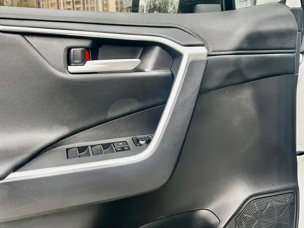 Toyota Wildlander 2023 из CN, фото 5