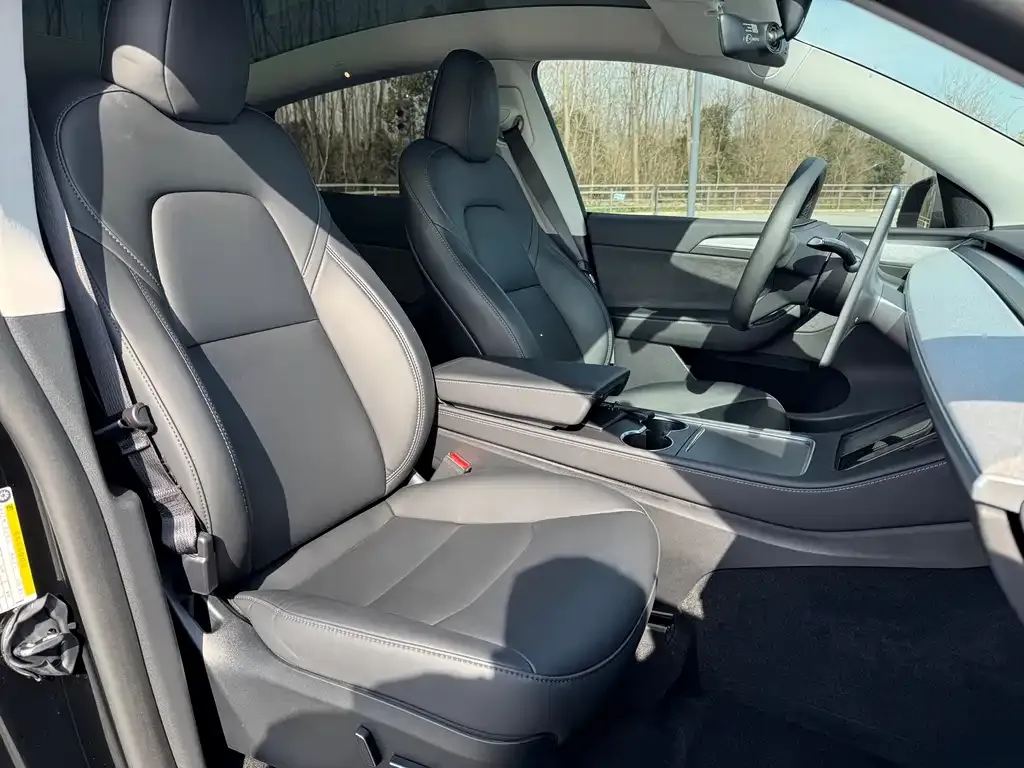 Tesla Model Y 2023 из CN, фото 7