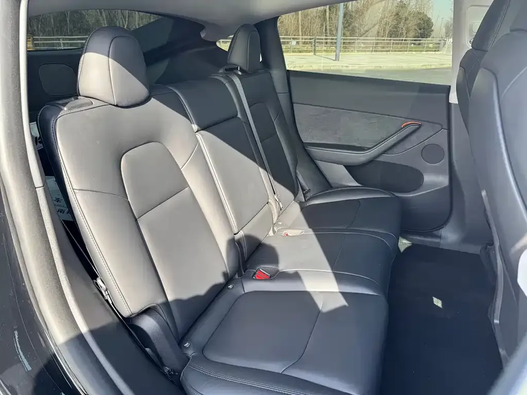 Tesla Model Y 2023 из CN, фото 8