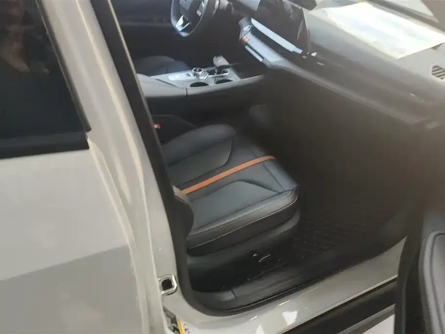 Changan UNI-V 2024 из CN, фото 8