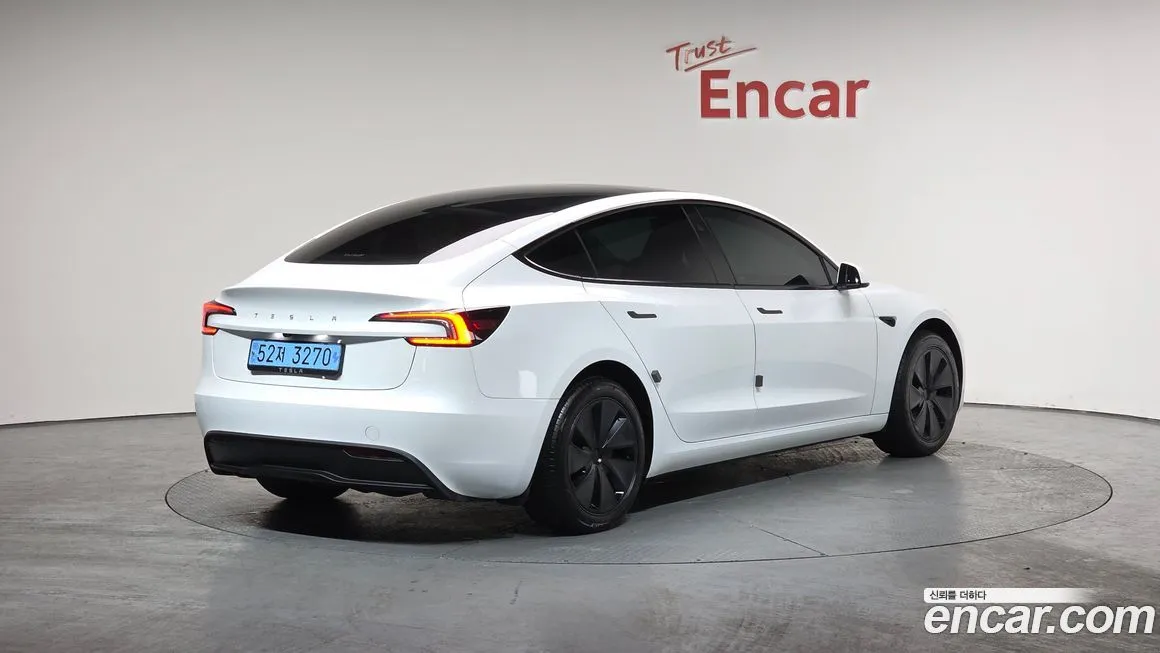 Tesla Model 3 — фото 4