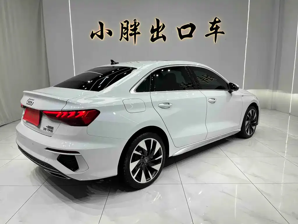 Audi A3 2023 из CN, фото 2