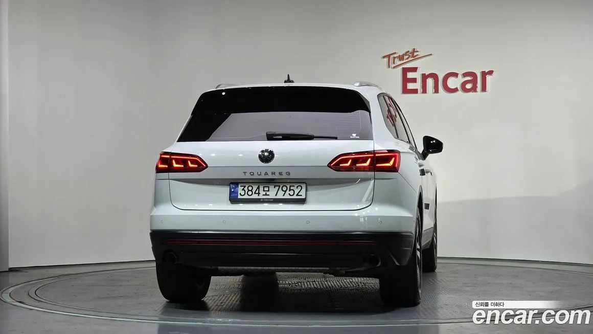 Volkswagen Touareg 2023 из KR, фото 2