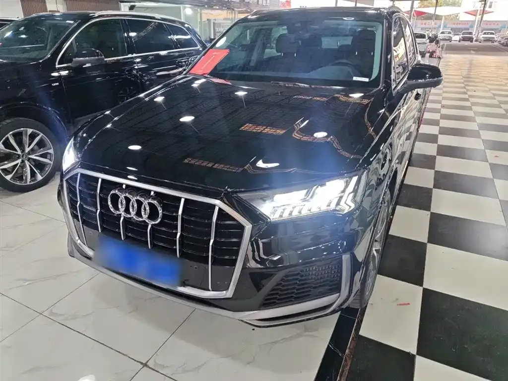 Audi Q7 2023 из CN, фото 3