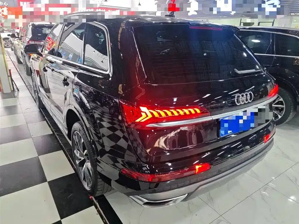 Audi Q7 2023 из CN, фото 5