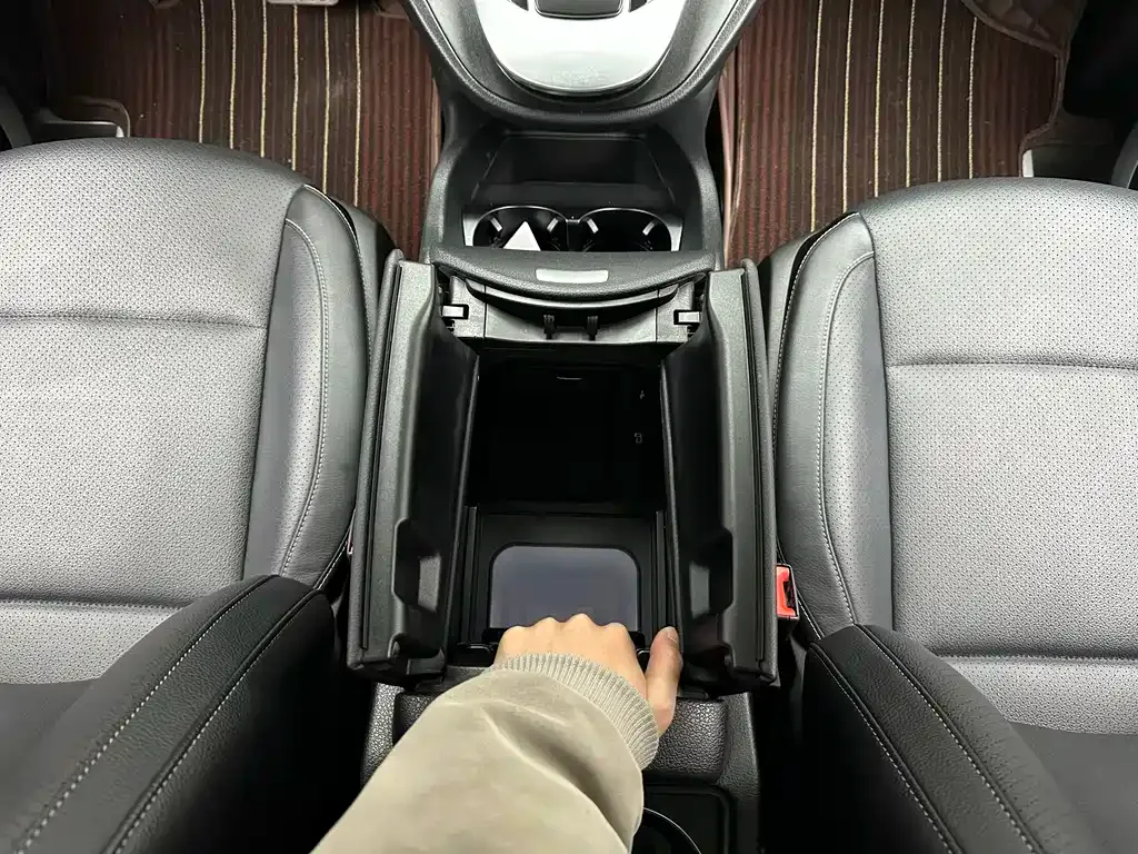 Mercedes-Benz V-Class 2022 из CN, фото 9