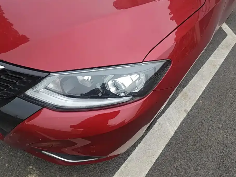 Nissan Tiida 2023 из CN, фото 6
