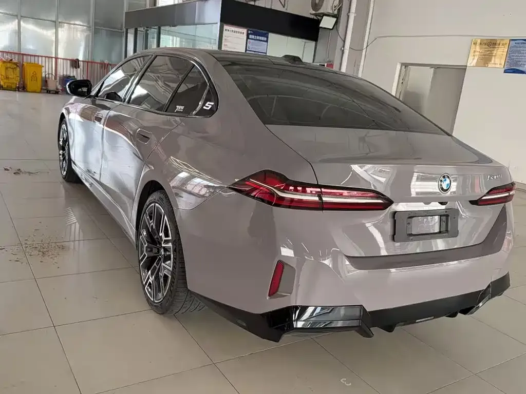 BMW 5 Series 2024 из CN, фото 4