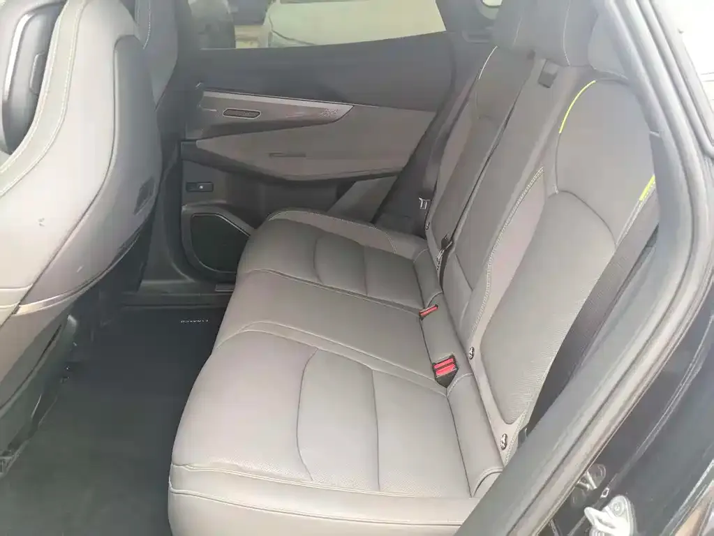 Lynk & Co 08 EM-P 2025 из CN, фото 4