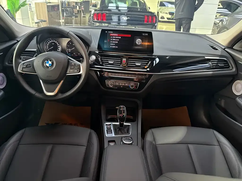 BMW 1 Series 2023 из CN, фото 6