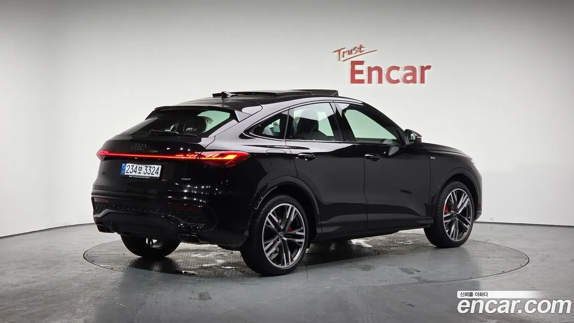 Audi Q5 2025 из KR, фото 8