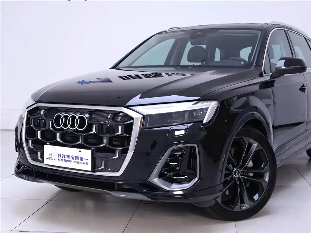 Audi Q7 2024 из CN, фото 4