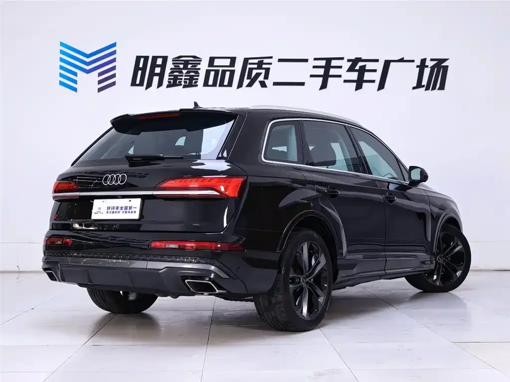 Audi Q7 2024 из CN, фото 6