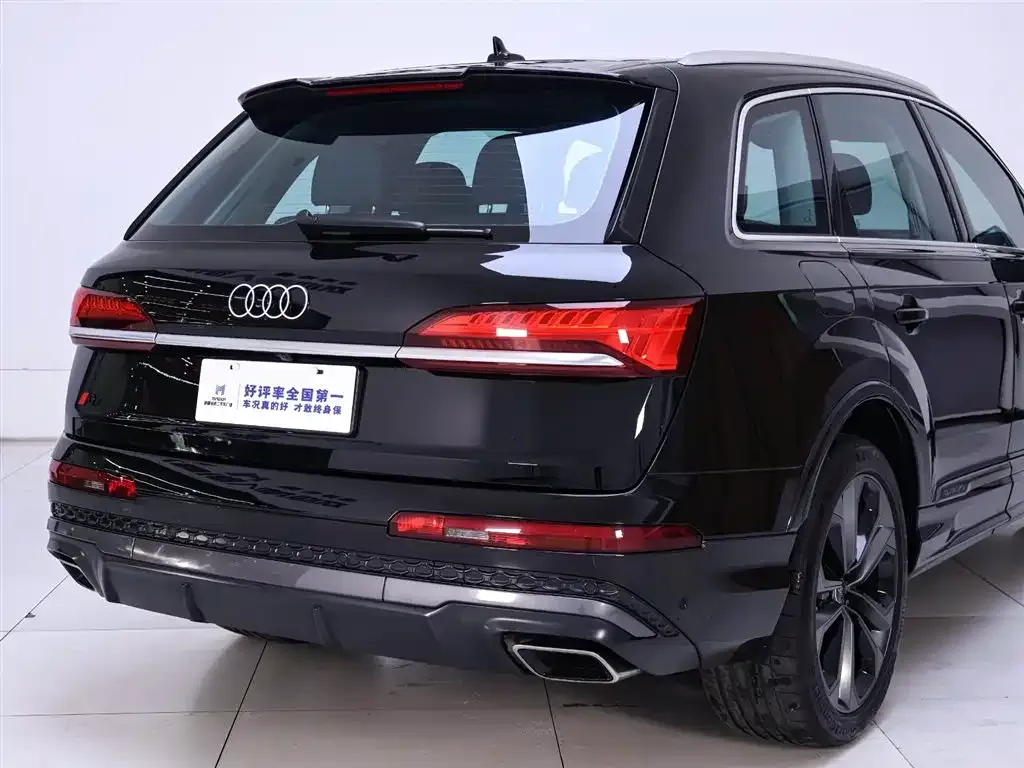 Audi Q7 2024 из CN, фото 7