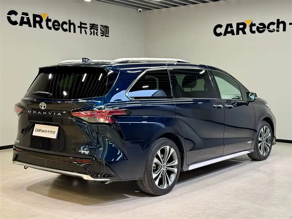 Toyota Granvia 2023 из CN, фото 7
