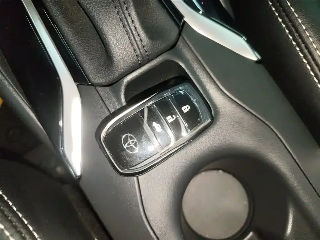 Toyota Corolla 2023 из CN, фото 4