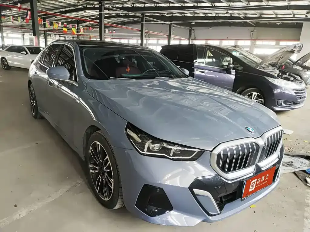 BMW 5 Series 2024 из CN, фото 1