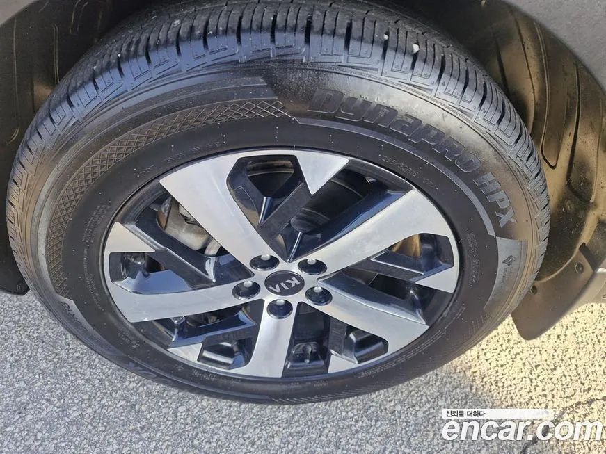 Kia Sorento — фото 8