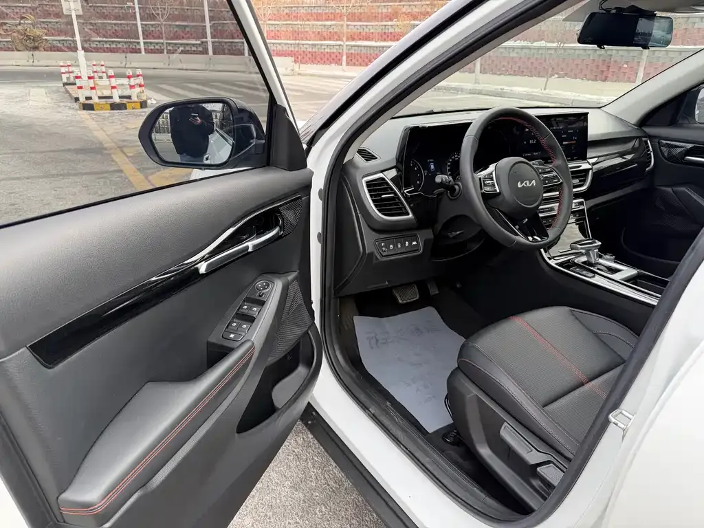Kia KX3 2022 из CN, фото 6