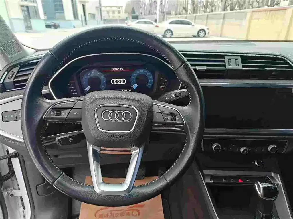 Audi Q3 — фото 5